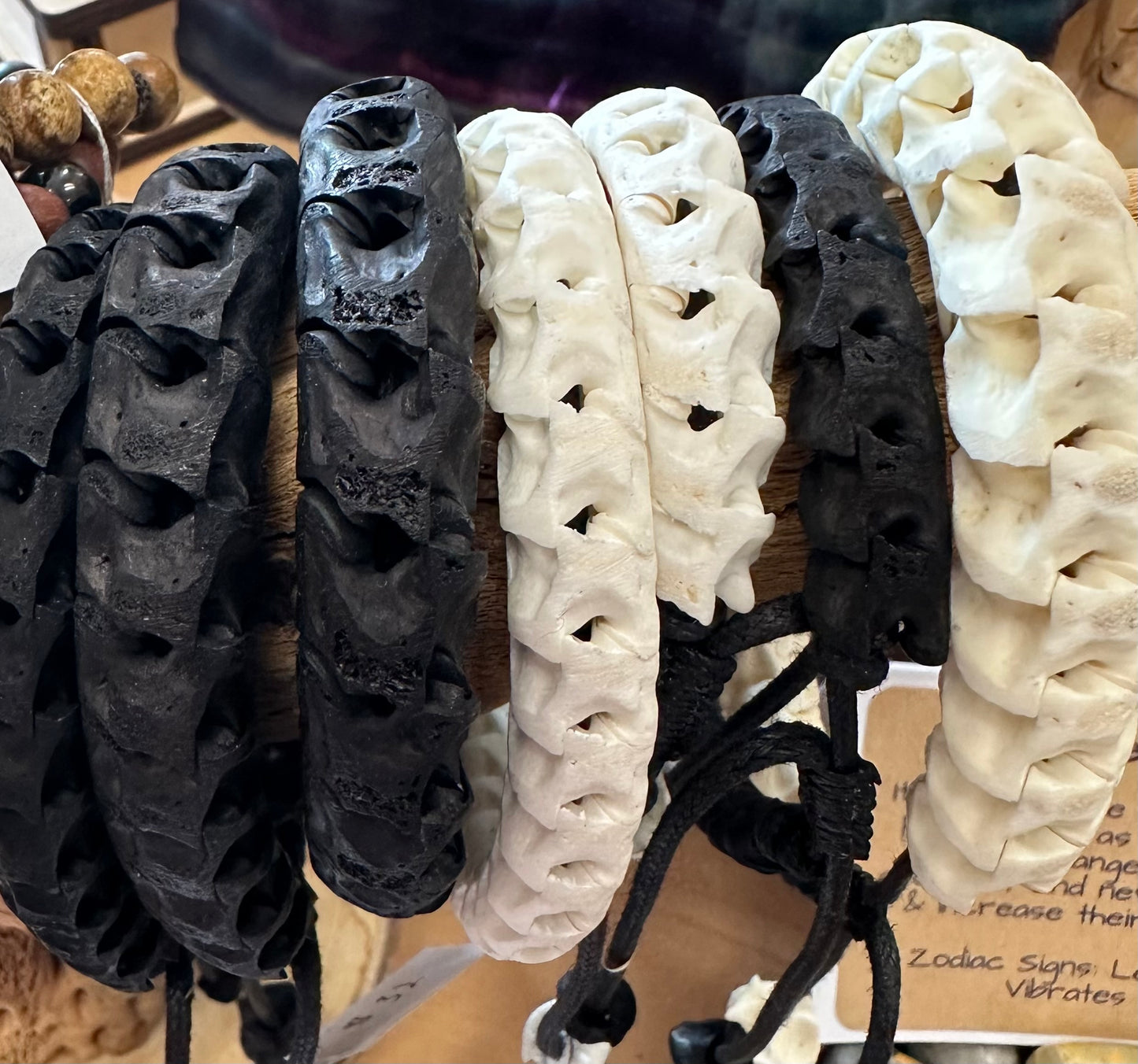 Pulsera unisex con vértebras de cobra