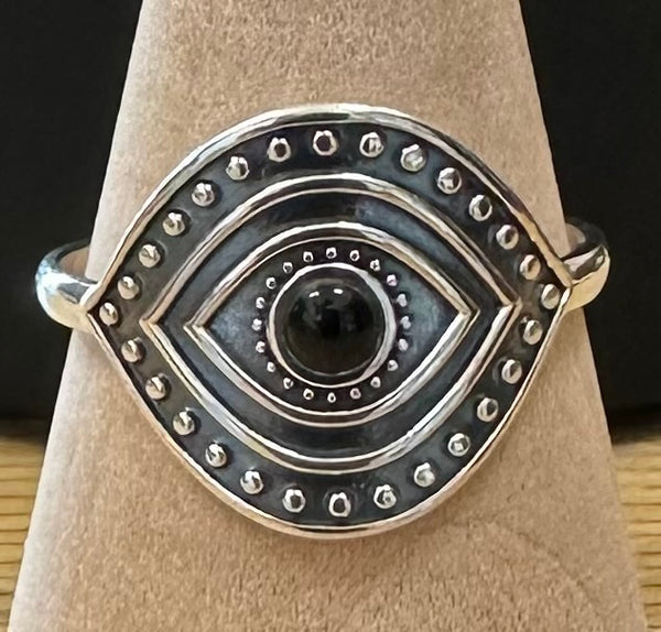 Anillo de plata de ley .925 con diseño de mal de ojo