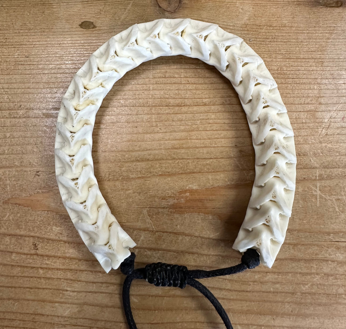 Pulsera unisex con vértebras de cobra