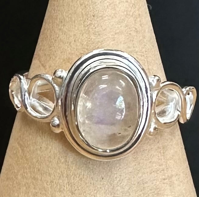 Anillo de plata de ley con piedra lunar