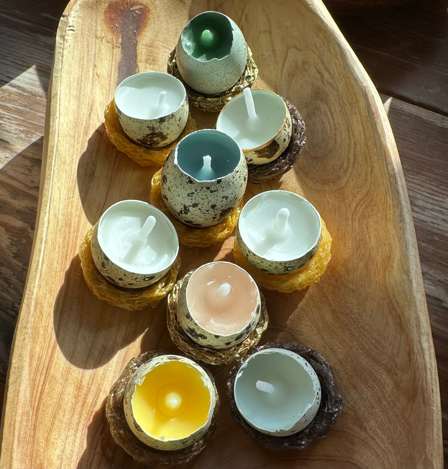 Velas de huevo de codorniz con soporte