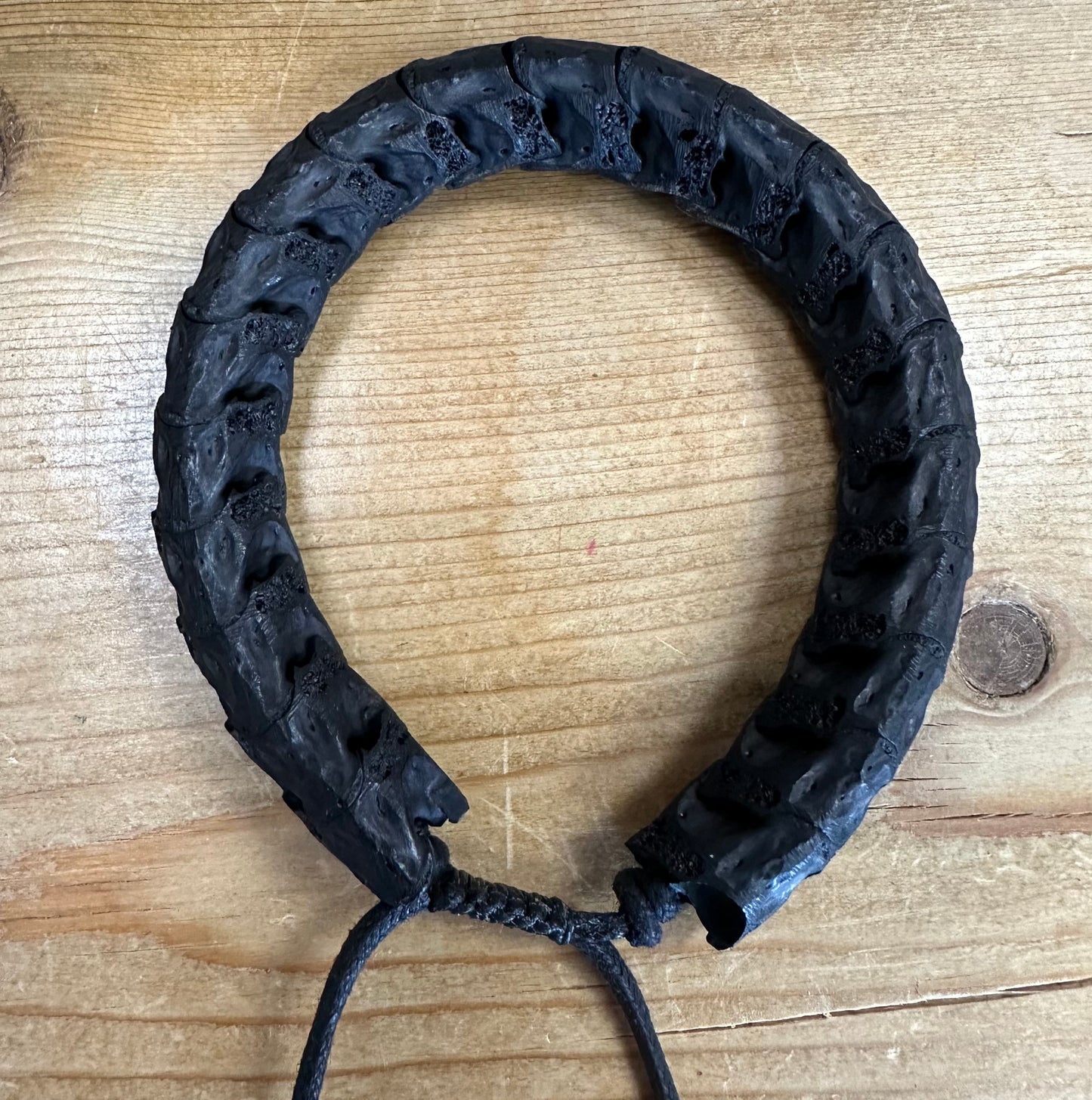 Pulsera unisex con vértebras de cobra