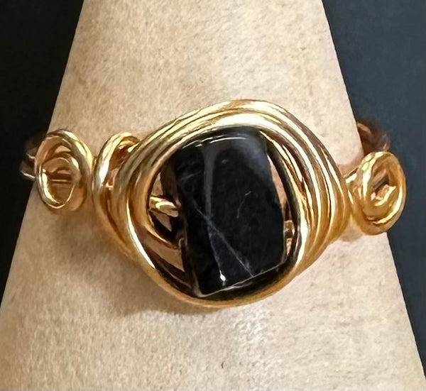 Joyas envueltas a mano con alambre de Kaley