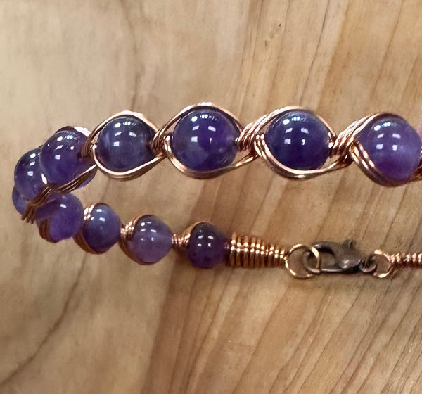 Joyas envueltas a mano con alambre de Kaley