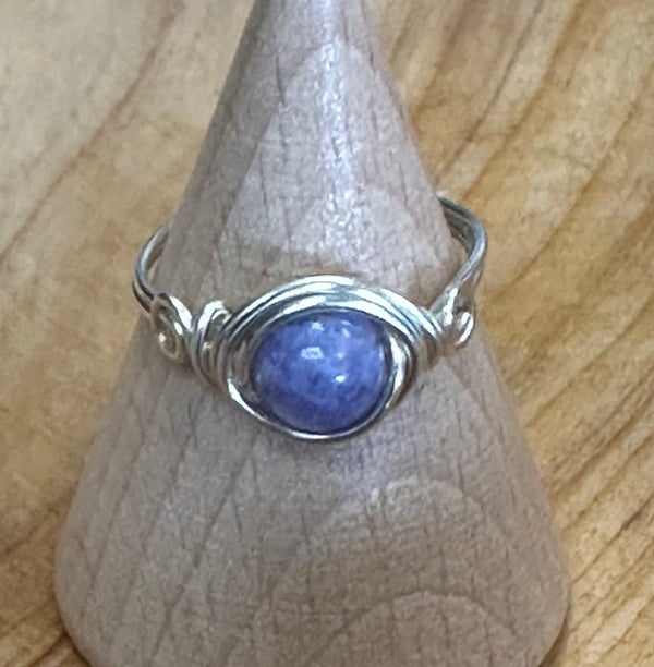 Joyas envueltas a mano con alambre de Kaley