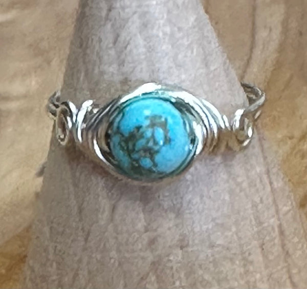 Joyas envueltas a mano con alambre de Kaley