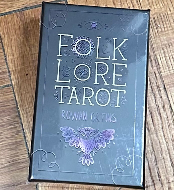 Oráculo, juegos y barajas de tarot