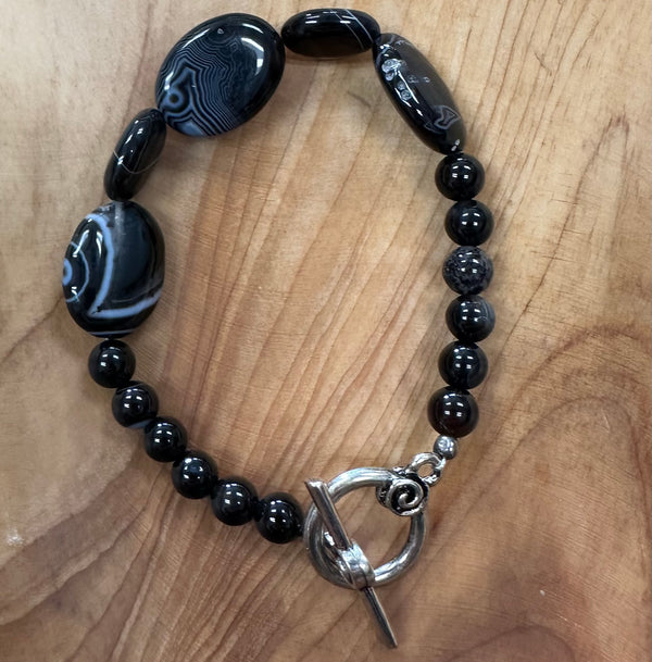 Joyas envueltas a mano con alambre de Kaley