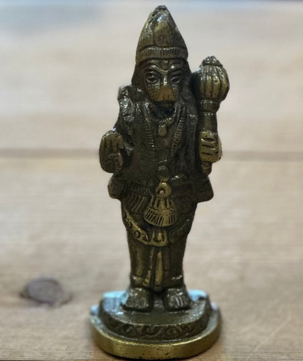 Estatuas de aluminio y latón