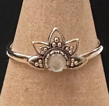 Lotus with Mother of Pearl Sterling Silver .925 Ring