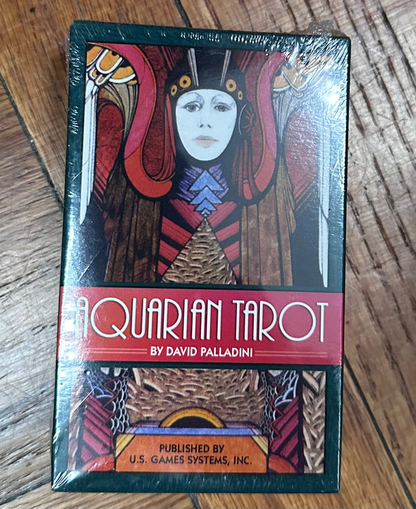 Oráculo, juegos y barajas de tarot
