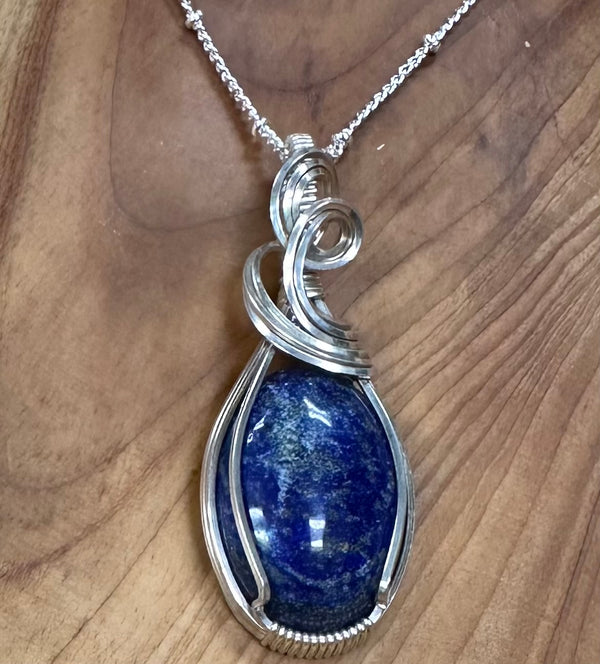 Joyas envueltas a mano con alambre de Kaley