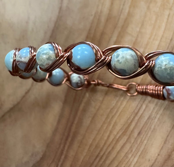 Joyas envueltas a mano con alambre de Kaley
